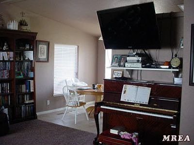 Living room/dining