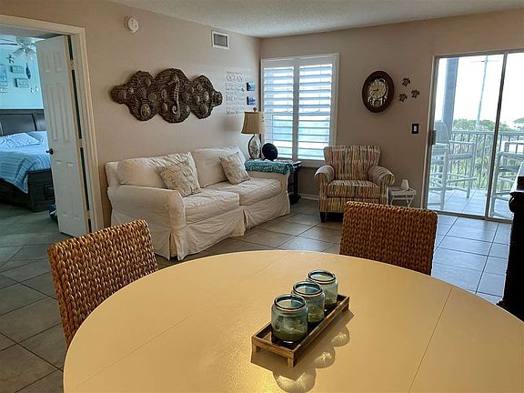 5th image of 110 Ocean Hollow Ln APT 212