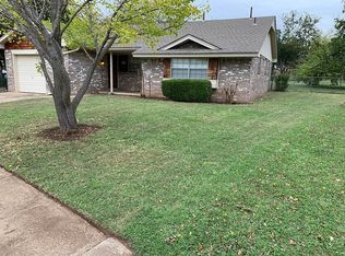 323 Skyline Dr, Norman, OK 73071