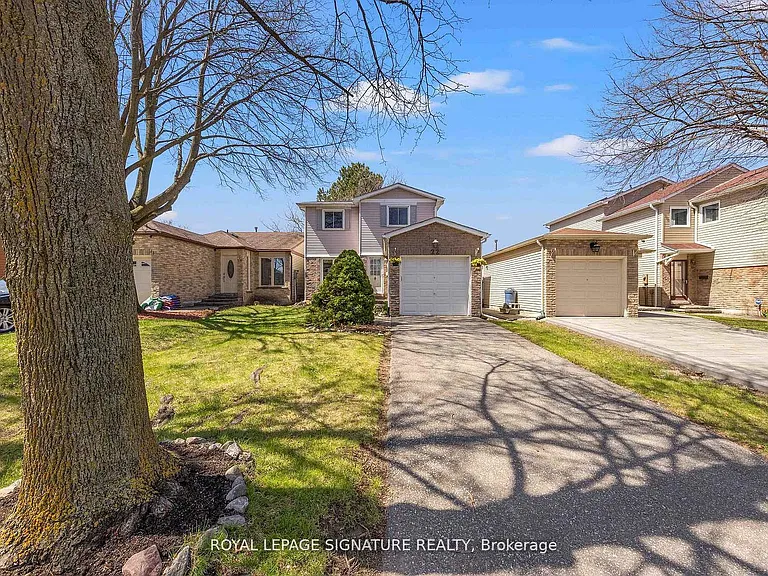 22 Madsen Cres — Photo 3
