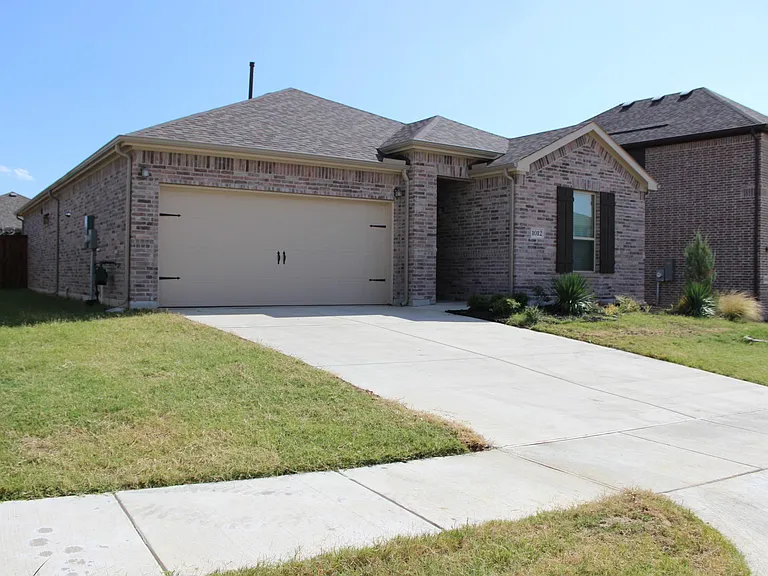 1012 West Dr — Photo 1