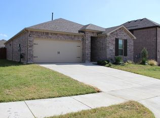 1012 West Dr, Aubrey, TX 76227