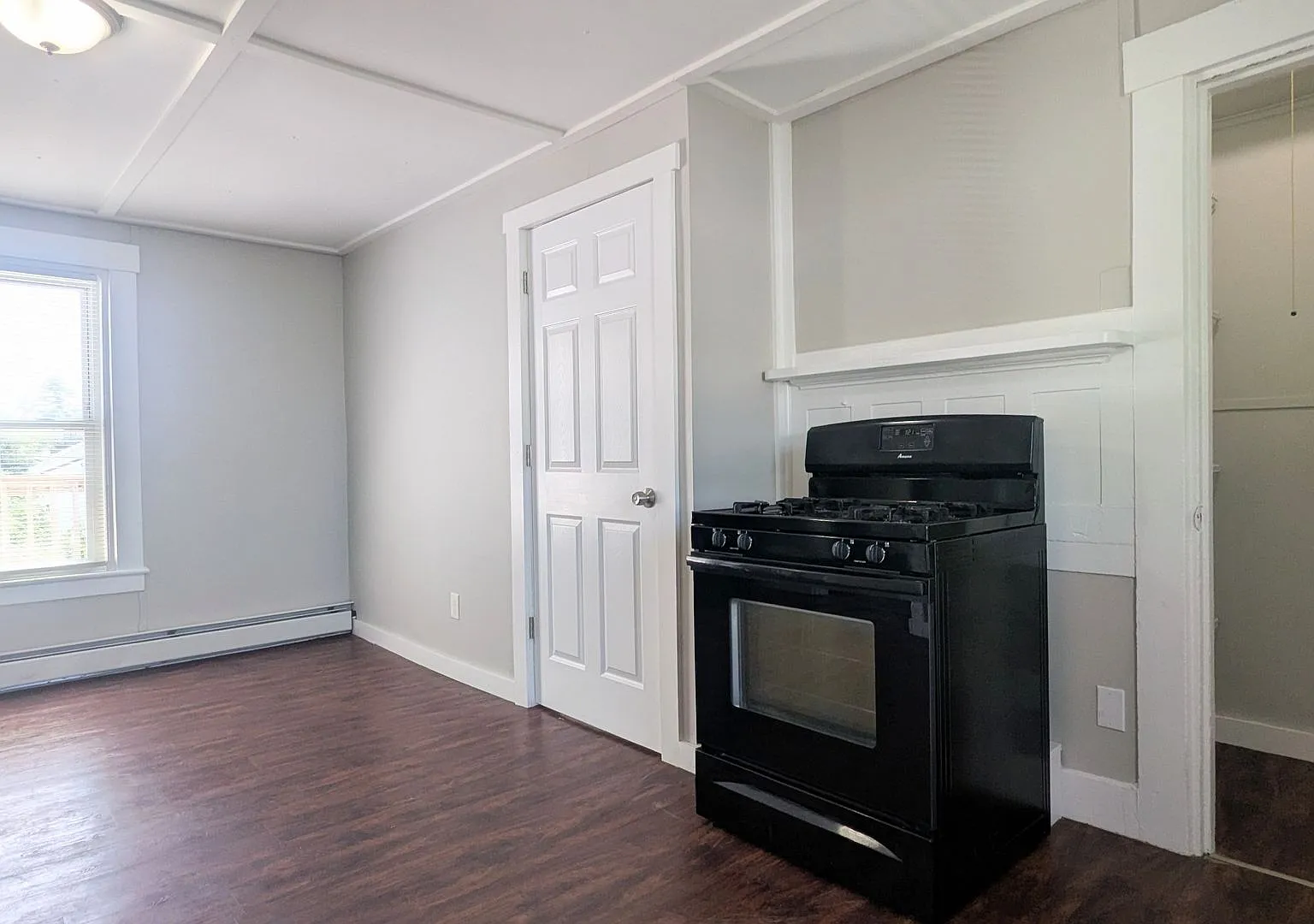 14 Cedar St — Photo 3
