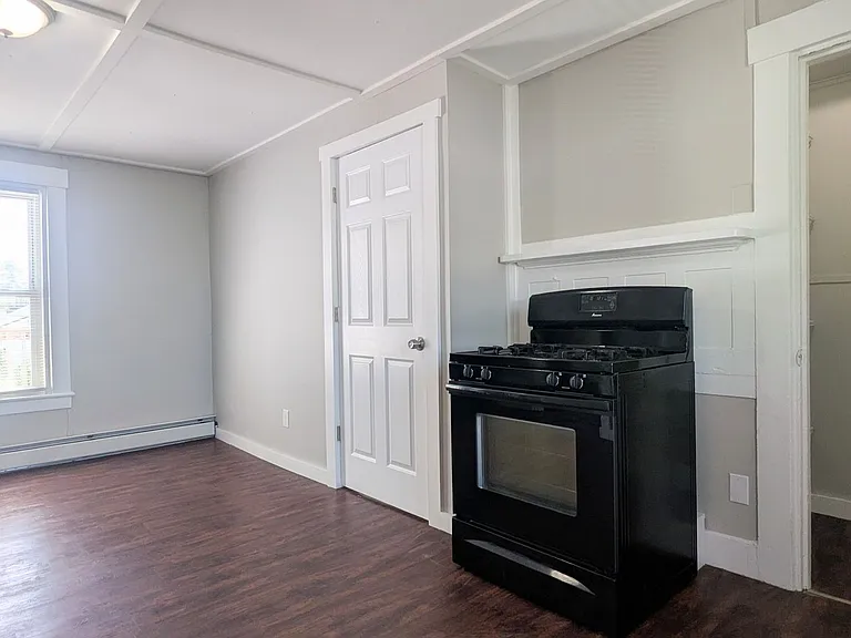 14 Cedar St — Photo 14