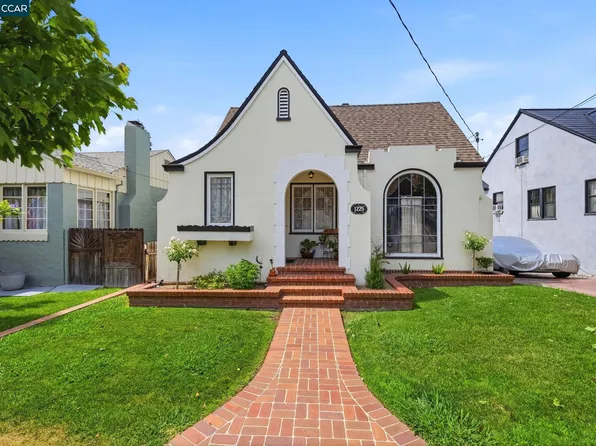 1225 Ulfinian Way, Martinez, CA 94553