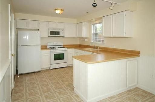 2nd image of 11 Pamela Ln