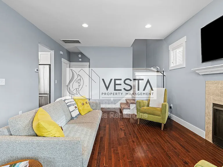 16 Hyde Park Pl — Photo 14