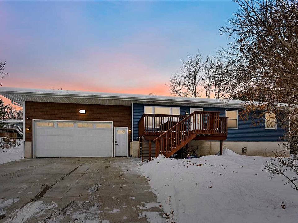 1st image of 3411 Willow Dr NE