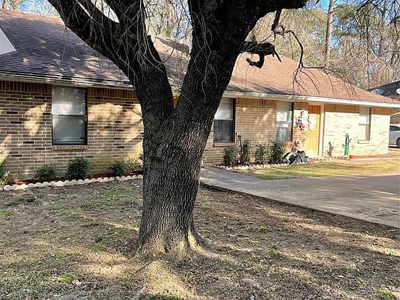 2nd image of 3020 Manor Ln APT B
