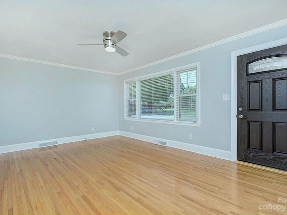 3rd image of 4839 Keats Ave