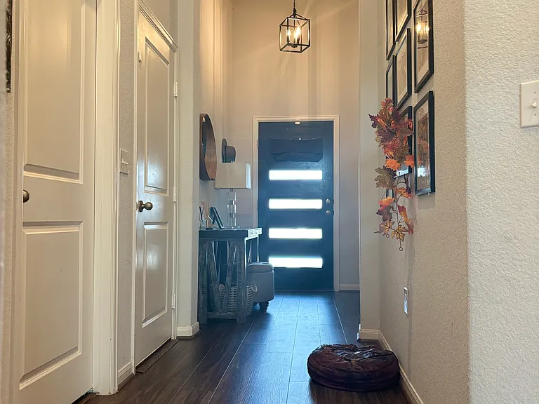 5829 Bianca Dr — Photo 3