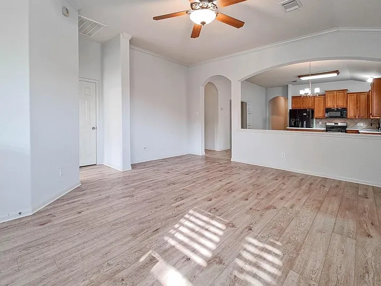 6422 Richland Hills Dr — Photo 3