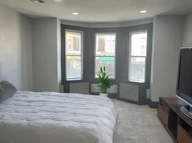 5902 Lansdowne Ave, Philadelphia, PA