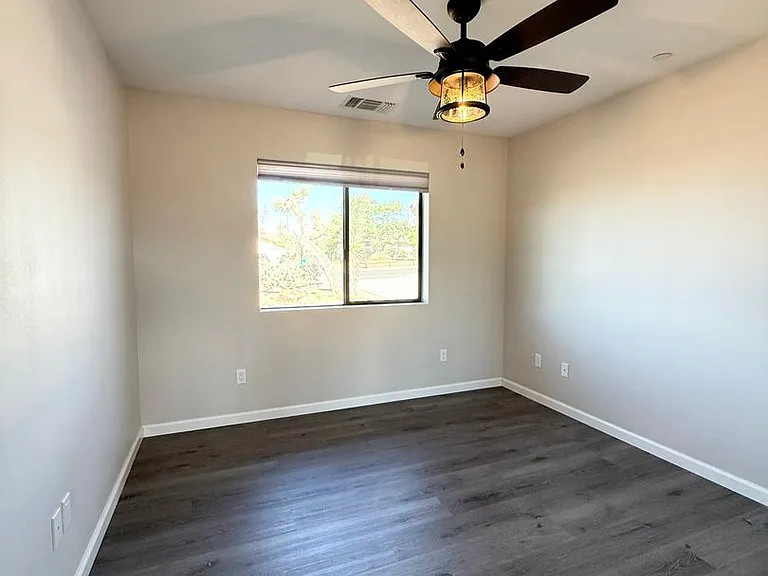 7350 Goleta Ave — Photo 9
