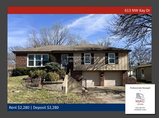 613 NW Kay Dr, Lees Summit, MO 64063