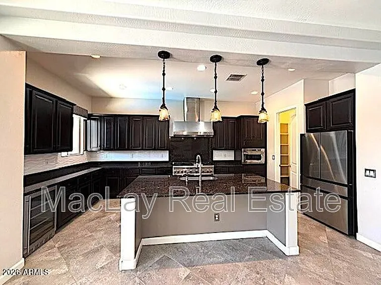 1142 E Bajor St — Photo 3