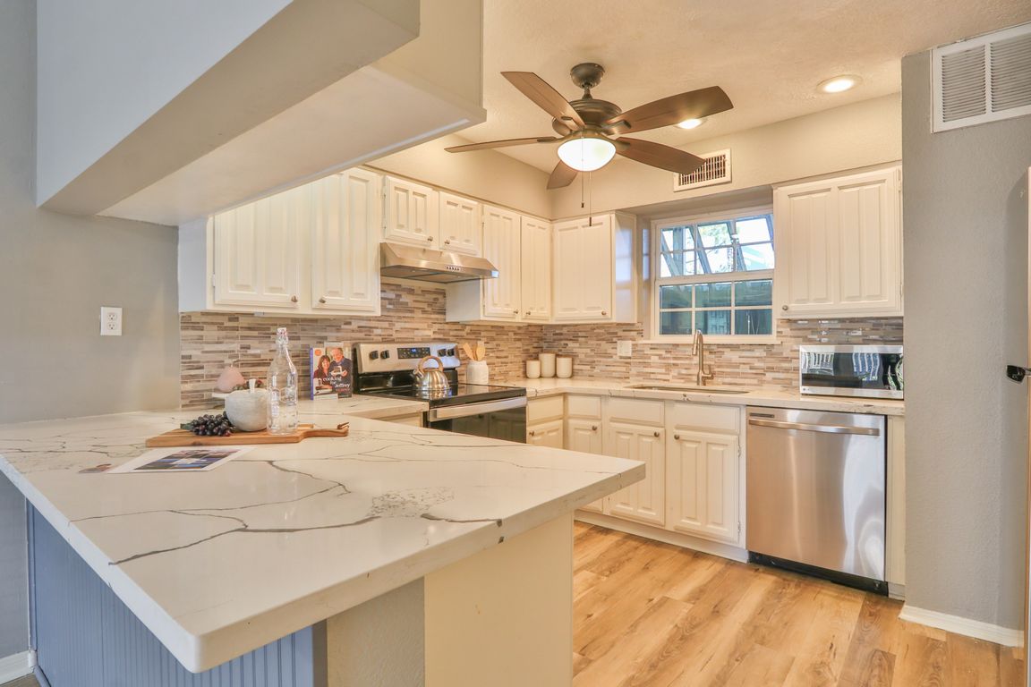 next background image