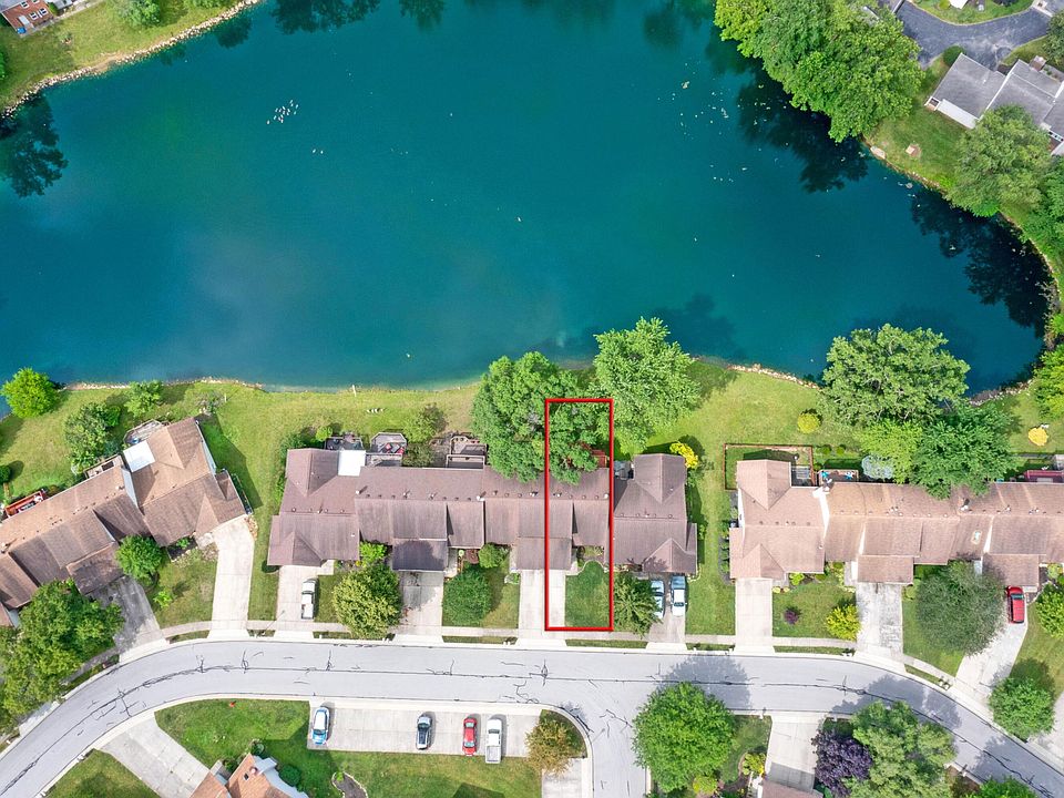 1st image of 821 Applewood Ln