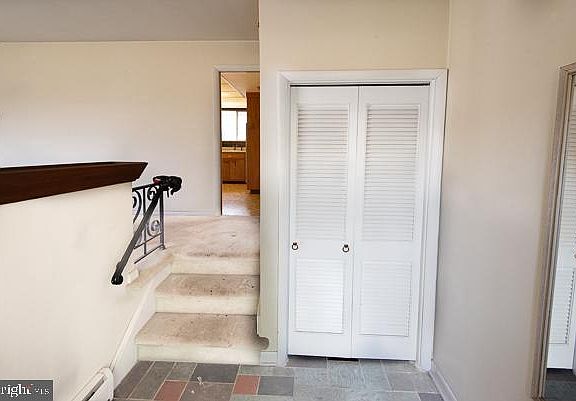 3rd image of 214 Elder Ave