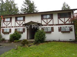 615 F St APT 3, Cosmopolis, WA 98537