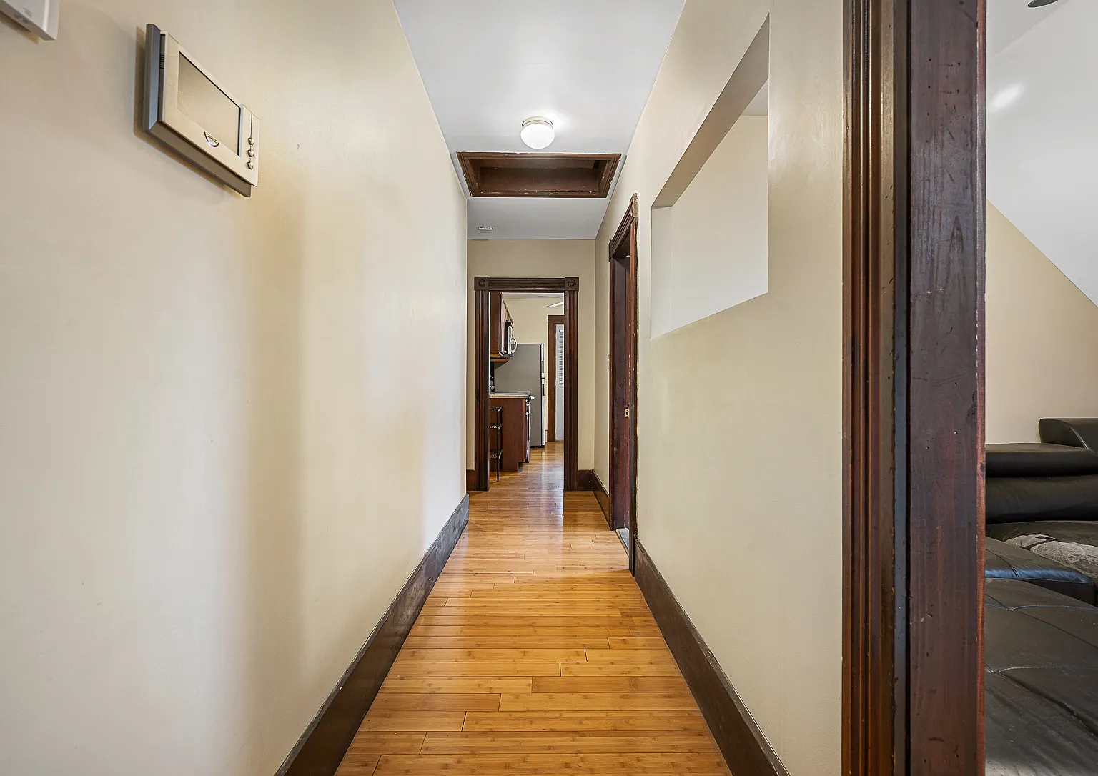 3 bed, 1260 sqft, $2,100 — Photo 4