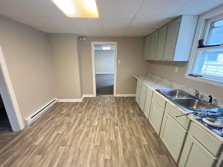 714 Sherman St — Photo 2