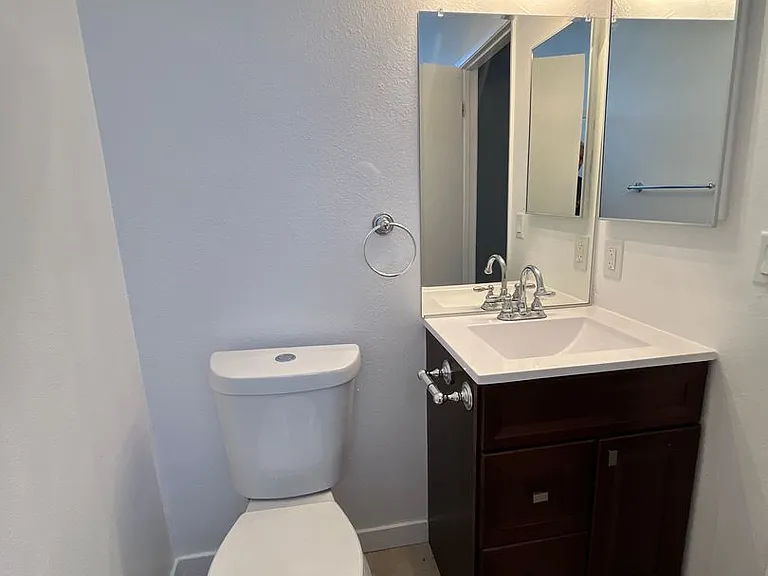 1769 Daly-Grand Apartments — Photo 22