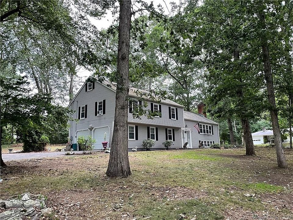 1st image of 8 Dogwood Ln