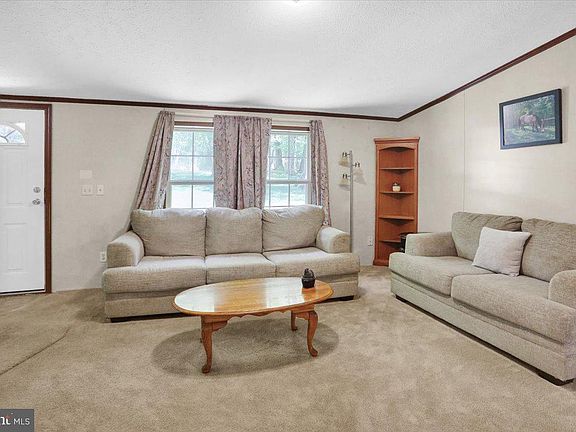 4th image of 212 Barons Hill Rd