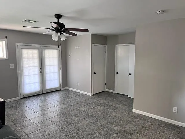 300 N Bengal Rd — Photo 9
