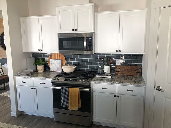5th image of 3700 Nicklaus Dr