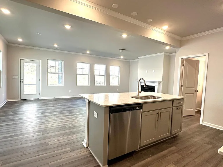 2233 Cape May Ln — Photo 13