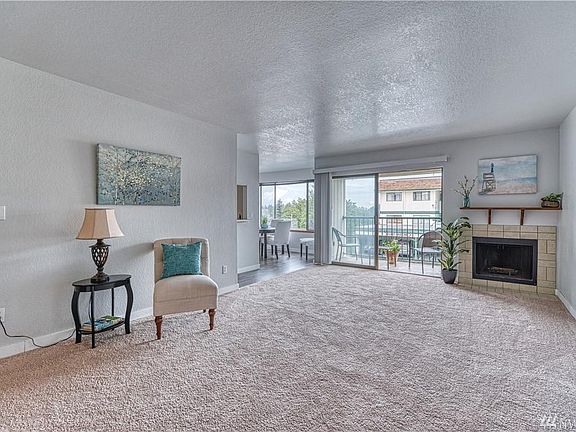 2nd image of 1588 Naval Ave APT 4