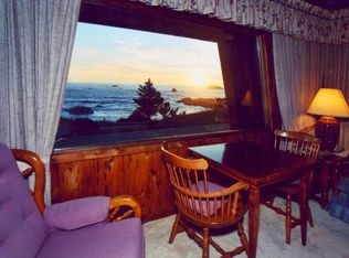 1045 S Pebble Beach Dr, Crescent City, CA 95531