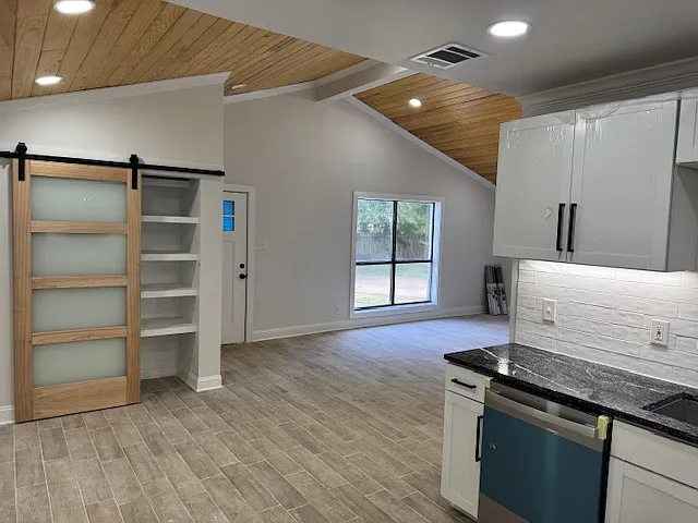 2213 General York Cir — Photo 6