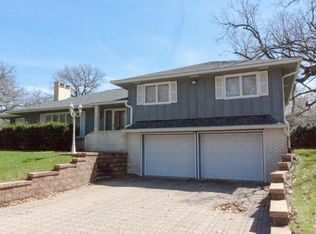 9 19th Ave NE, Hampton, IA 50441