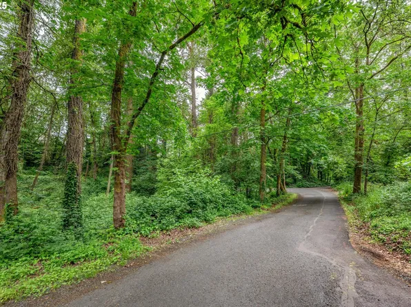 Grey Cliffs Dr, Saint Helens, OR 97051