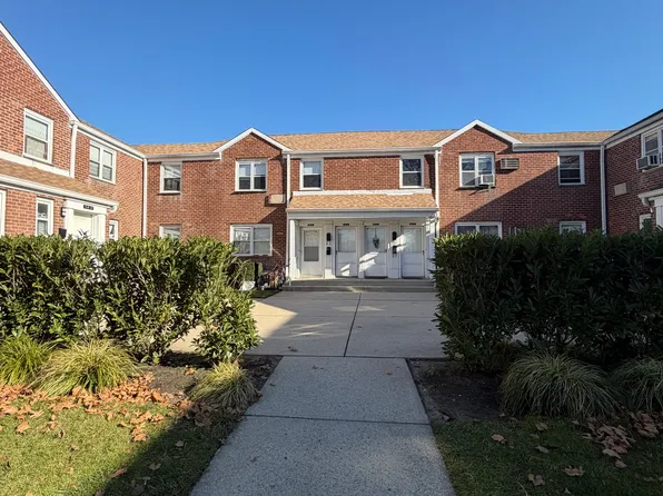 (undisclosed Address), Oakland Gardens, NY 11364