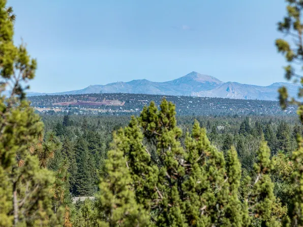 3611 NW Falcon Rdg, Bend, OR 97703