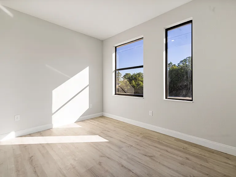 232 Fowler Ave S — Photo 14
