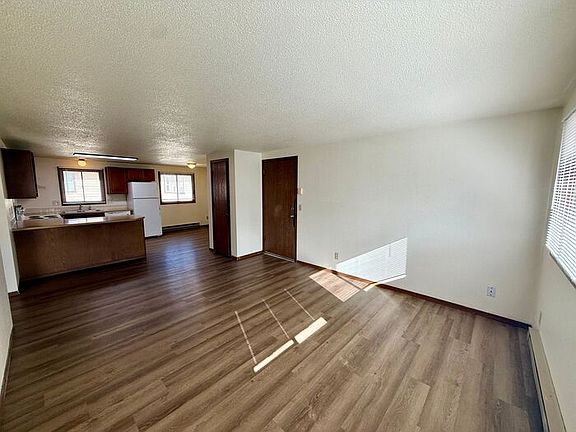 4th image of 4918 Basswood Dr
