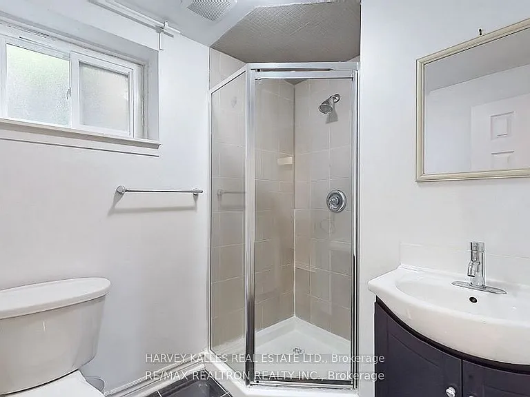 142 Combe Ave #LOWER — Photo 12