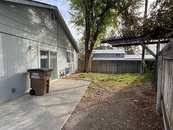 2nd image of 915 W Main St #917