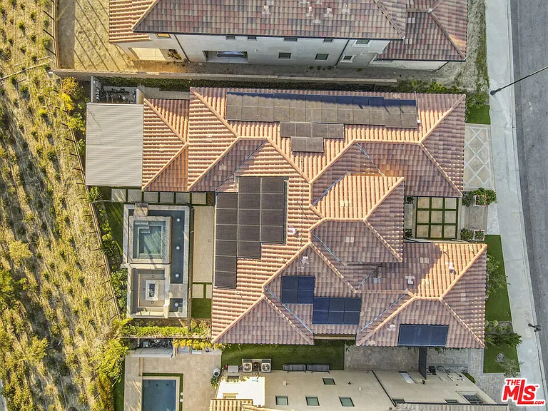 20254 Liverpool Way — Photo 46