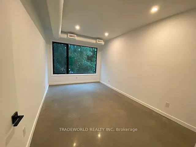 862 Pape Ave #5 — Photo 6