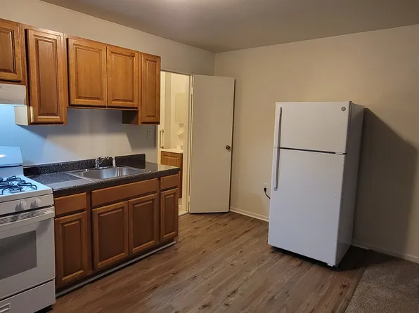 992 Broadway image 6 of 10