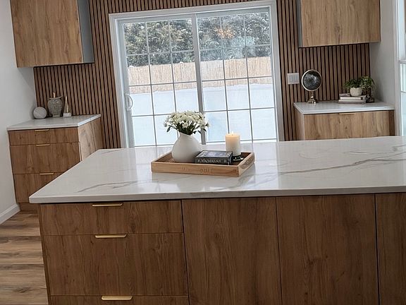 4th image of 10 Coolidge Rd