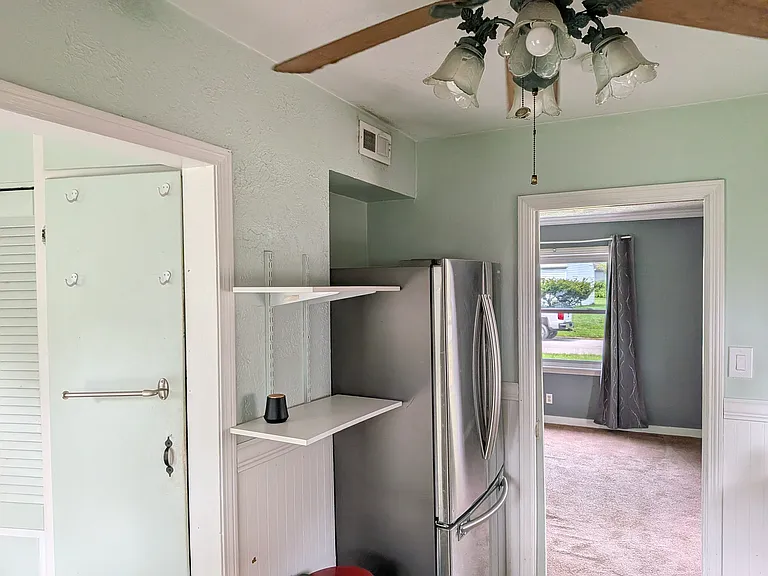 1436 Curtis Ave — Photo 7