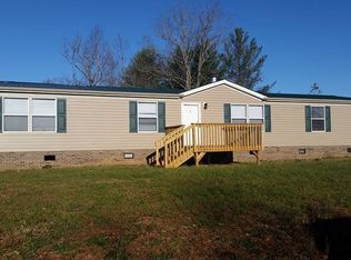 3896 Goshawk Dr, Lenoir, NC 28645