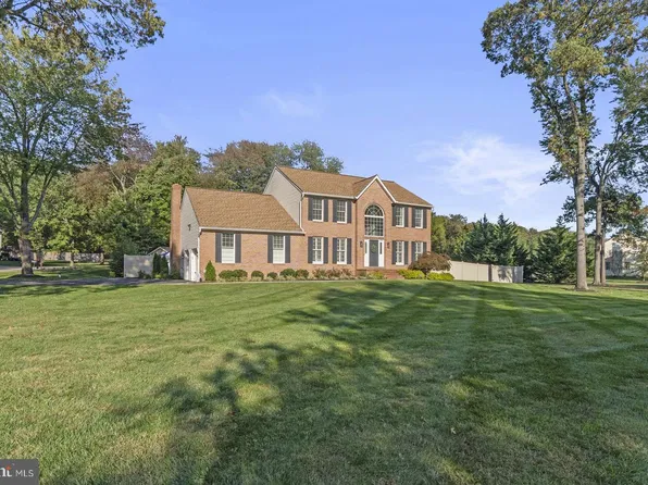 8109 Whites Cove Rd, Pasadena, MD 21122